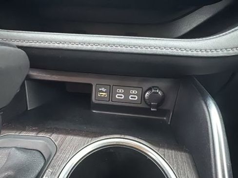 Used 2023 Toyota Highlander Limited image 22