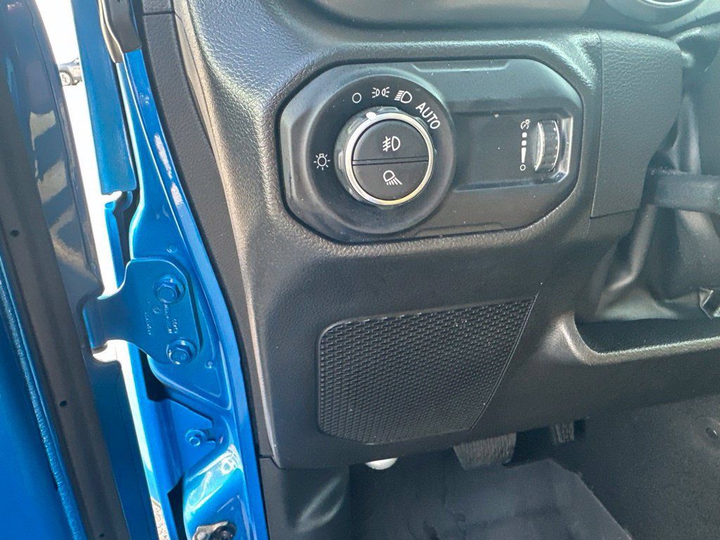 Used 2023 Jeep Gladiator Rubicon w/ Cold Weather Group AWD/4WD image 14