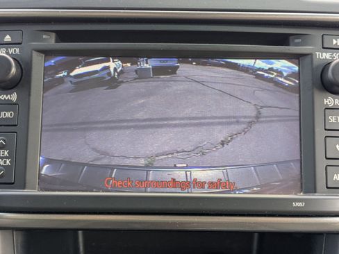 Used 2013 Toyota Highlander Limited AWD/4WD image 21