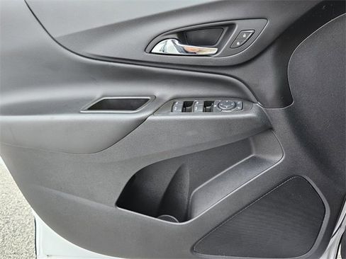 Used 2022 Chevrolet Equinox LT image 29