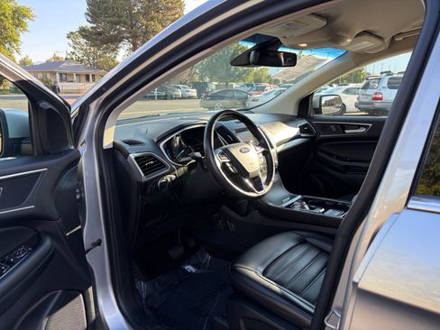 Used 2020 Ford Edge SEL AWD/4WD image 10