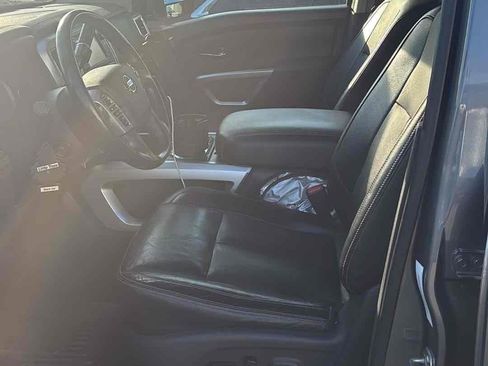 Used 2017 Nissan Titan SL image 2