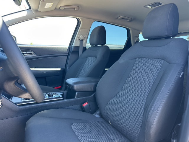 Used 2025 Kia Sportage LX FWD image 15