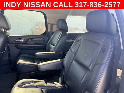 Used 2012 Cadillac Escalade ESV Luxury image 28