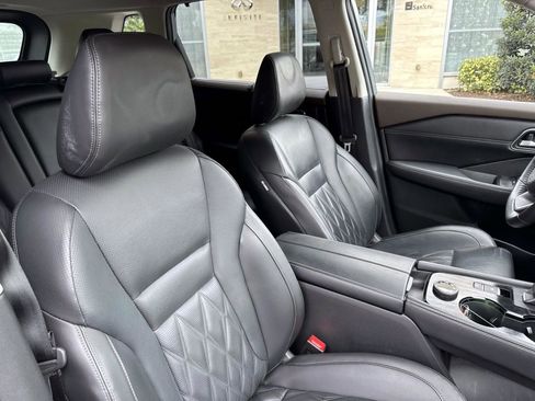 Used 2023 Nissan Rogue Platinum w/ Platinum Premium Package image 15