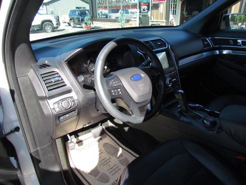 Used 2018 Ford Explorer Sport w/ Equipment Group 401A AWD/4WD image 9