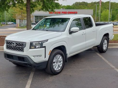 Used 2024 Nissan Frontier SV w/ Technology Package AWD/4WD image 5