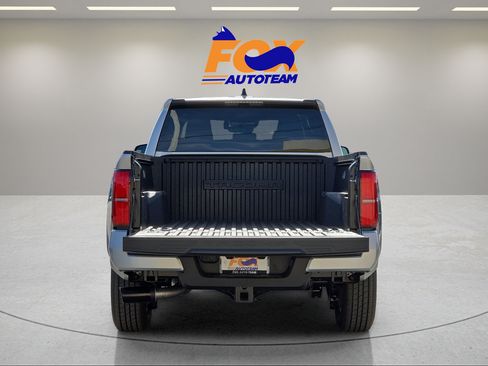 Used 2026 Toyota Tacoma SR5 AWD/4WD image 12
