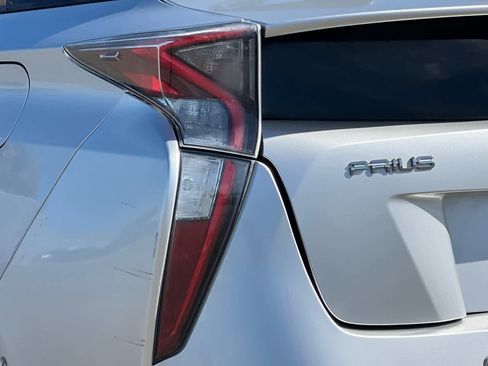 Used 2017 Toyota Prius Two w/ Prius Two Safety Plus Package image 31