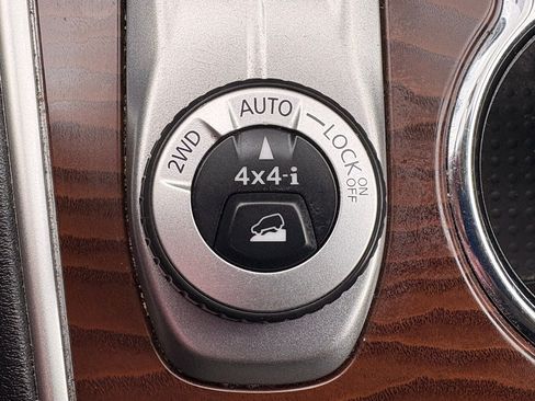 Used 2020 Nissan Pathfinder Platinum AWD/4WD image 39