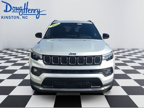 New 2026 Jeep Compass Latitude image 8