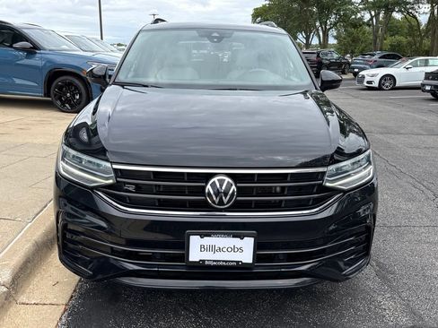 Used 2023 Volkswagen Tiguan SE R-Line AWD/4WD image 9