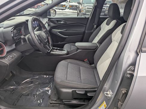 Certified 2024 Chevrolet Trax RS w/ Driver Confidence Package image 23
