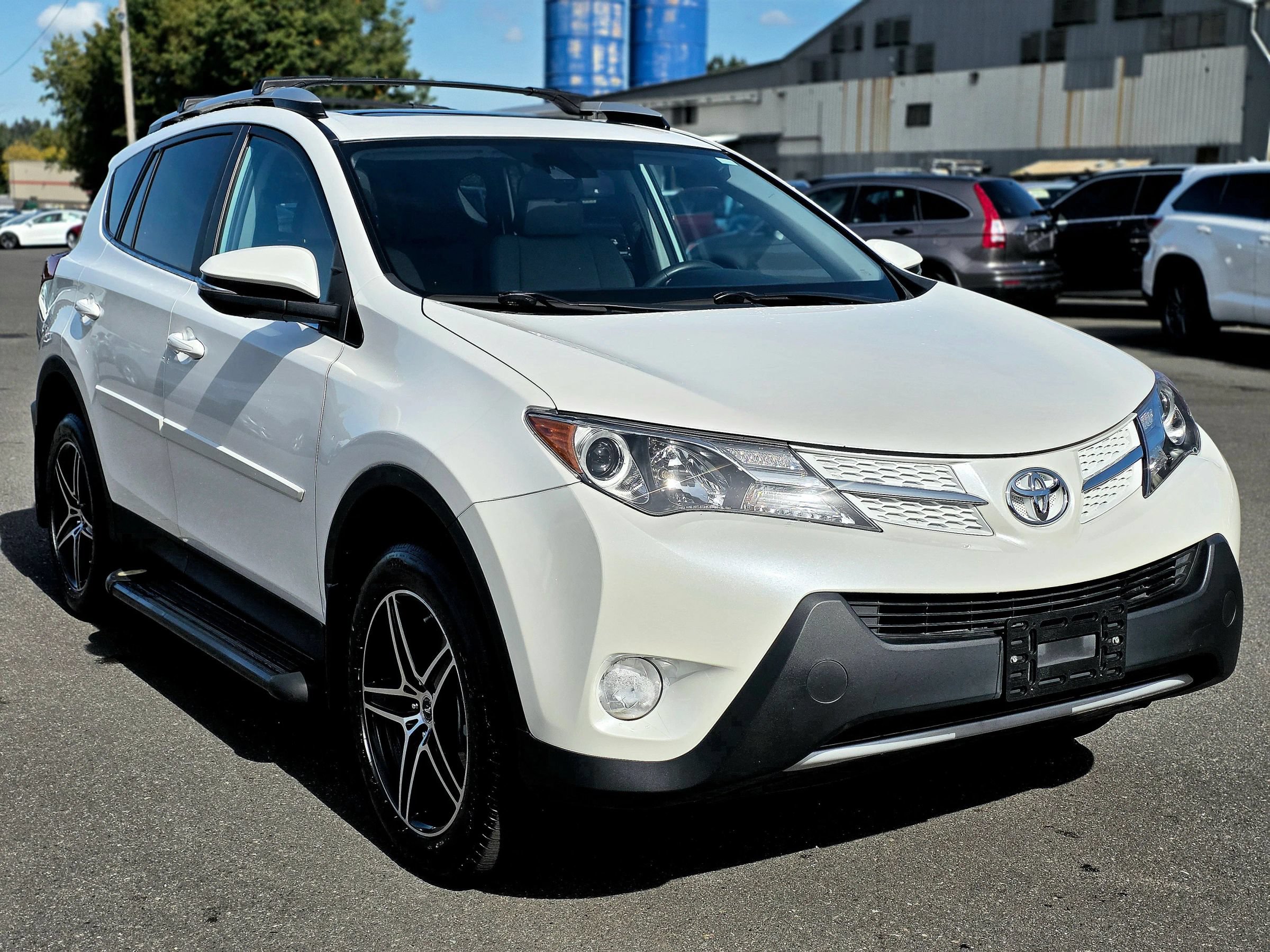 Used 2014 Toyota RAV4 Limited w/ Technology Package AWD/4WD image 1