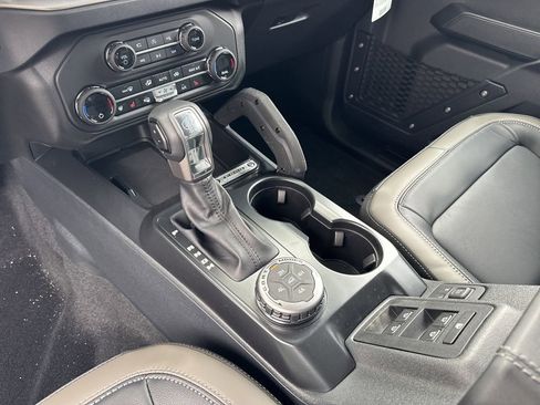 New 2025 Ford Bronco Outer Banks w/ Sasquatch Package image 31