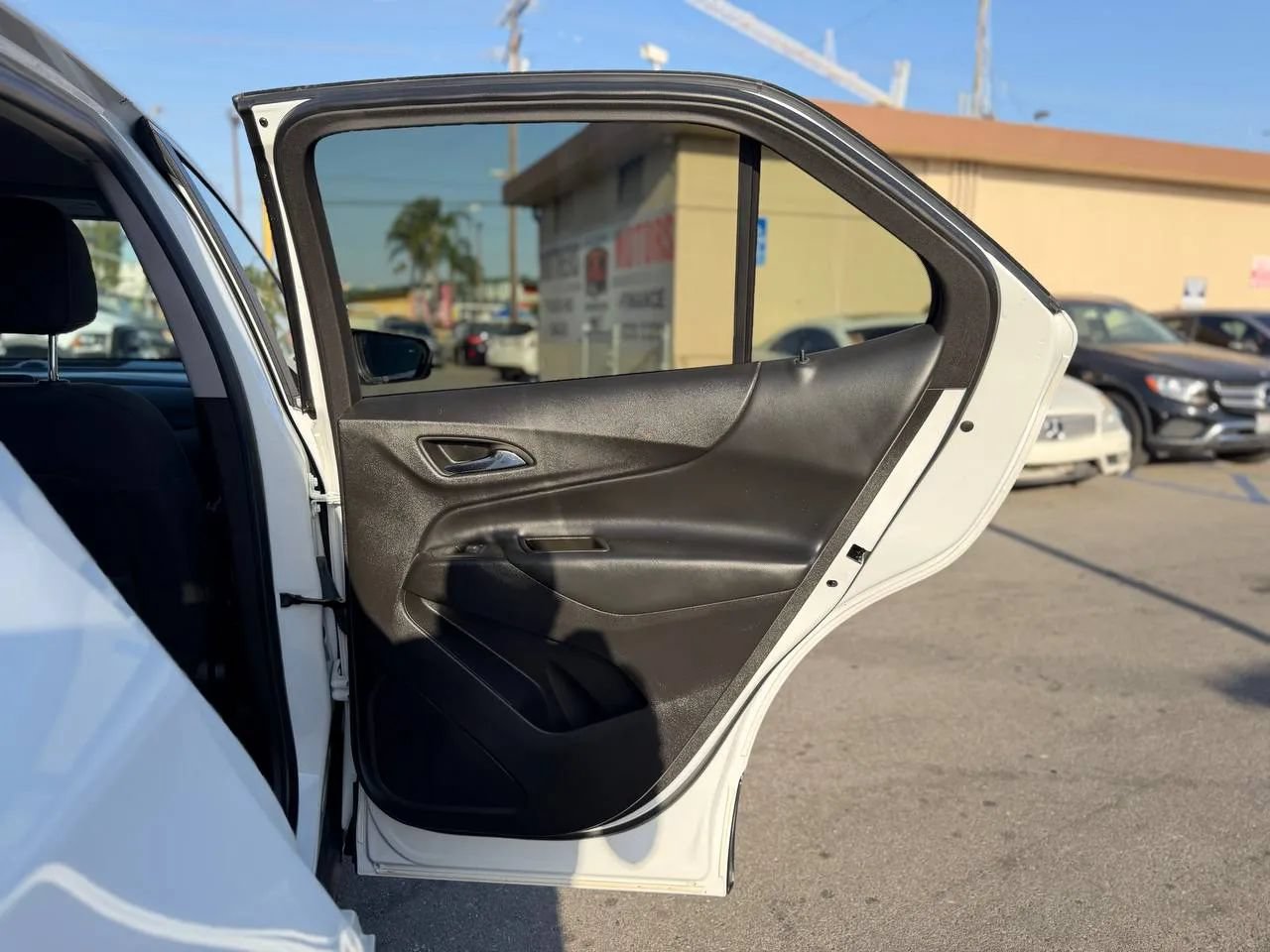 Used 2023 Chevrolet Equinox LT FWD image 29
