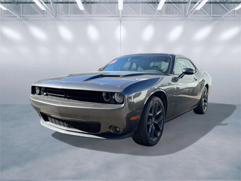 Used 2020 Dodge Challenger SXT w/ Blacktop Package image 2