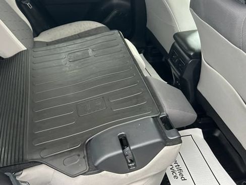 Used 2025 Toyota RAV4 XLE AWD/4WD image 45