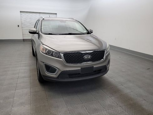 Used 2017 Kia Sorento FWD image 14