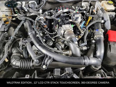 Certified 2022 Ford Bronco Wildtrak AWD/4WD image 33