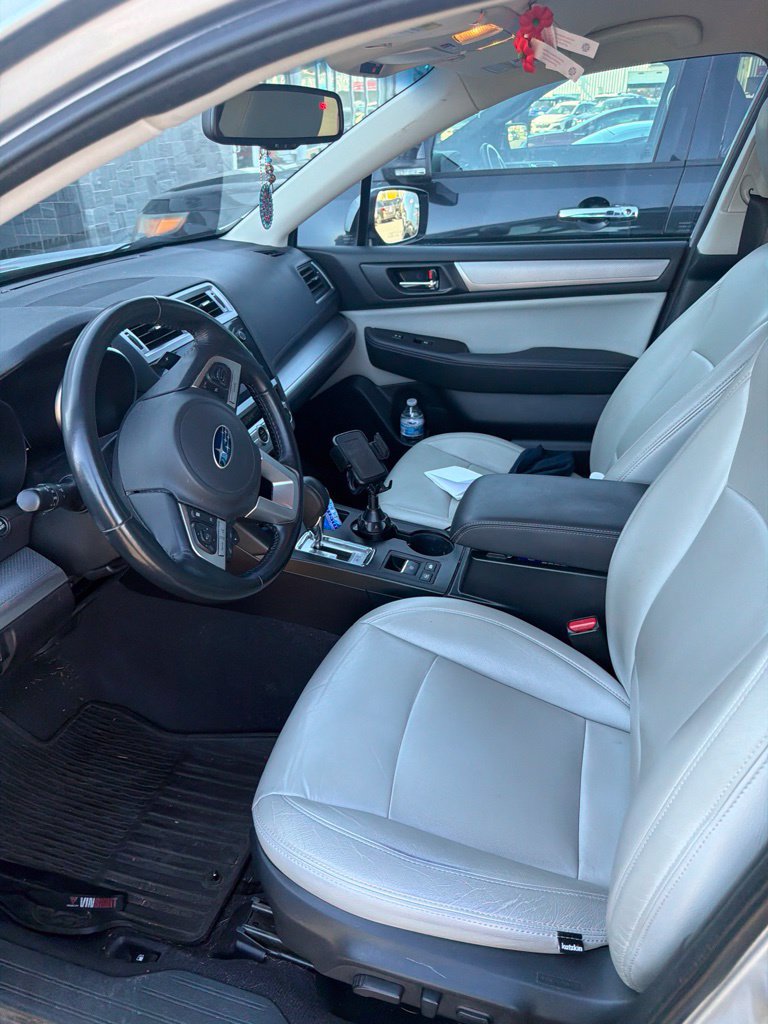 Used 2016 Subaru Outback 2.5i Premium w/ Popular Package #1 AWD/4WD image 9