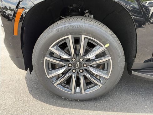 New 2026 Chevrolet Suburban LS RWD image 11