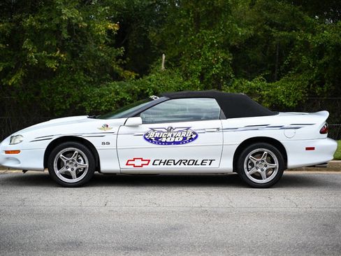 Used 2000 Chevrolet Camaro Z28 w/ SS Performance/Appearance Pkg image 36