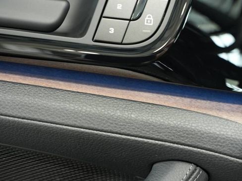 New 2025 Porsche Panamera 4 image 30