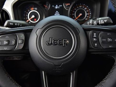 Used 2025 Jeep Wrangler Unlimited Sport AWD/4WD image 19