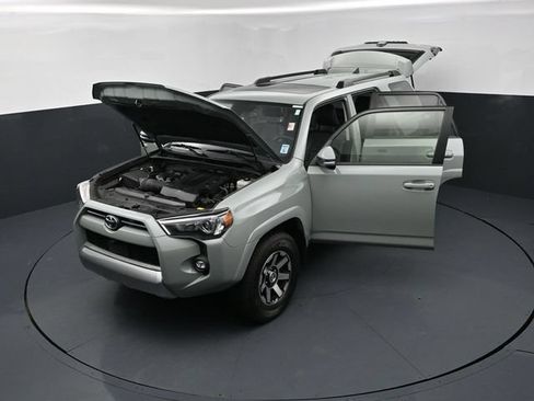 Used 2022 Toyota 4Runner TRD Off-Road Premium AWD/4WD image 26