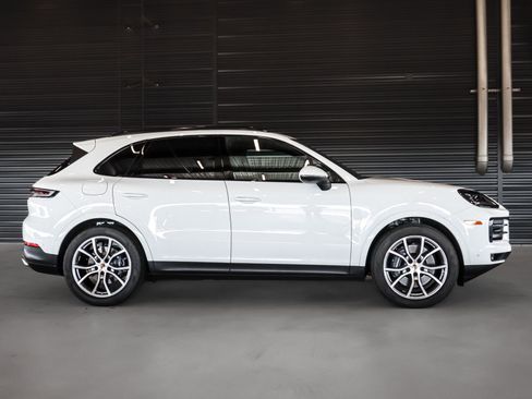 Certified 2026 Porsche Cayenne AWD/4WD image 11