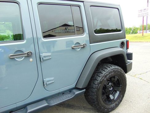 Used 2015 Jeep Wrangler Unlimited Sport w/ Quick Order Package 24S AWD/4WD image 30