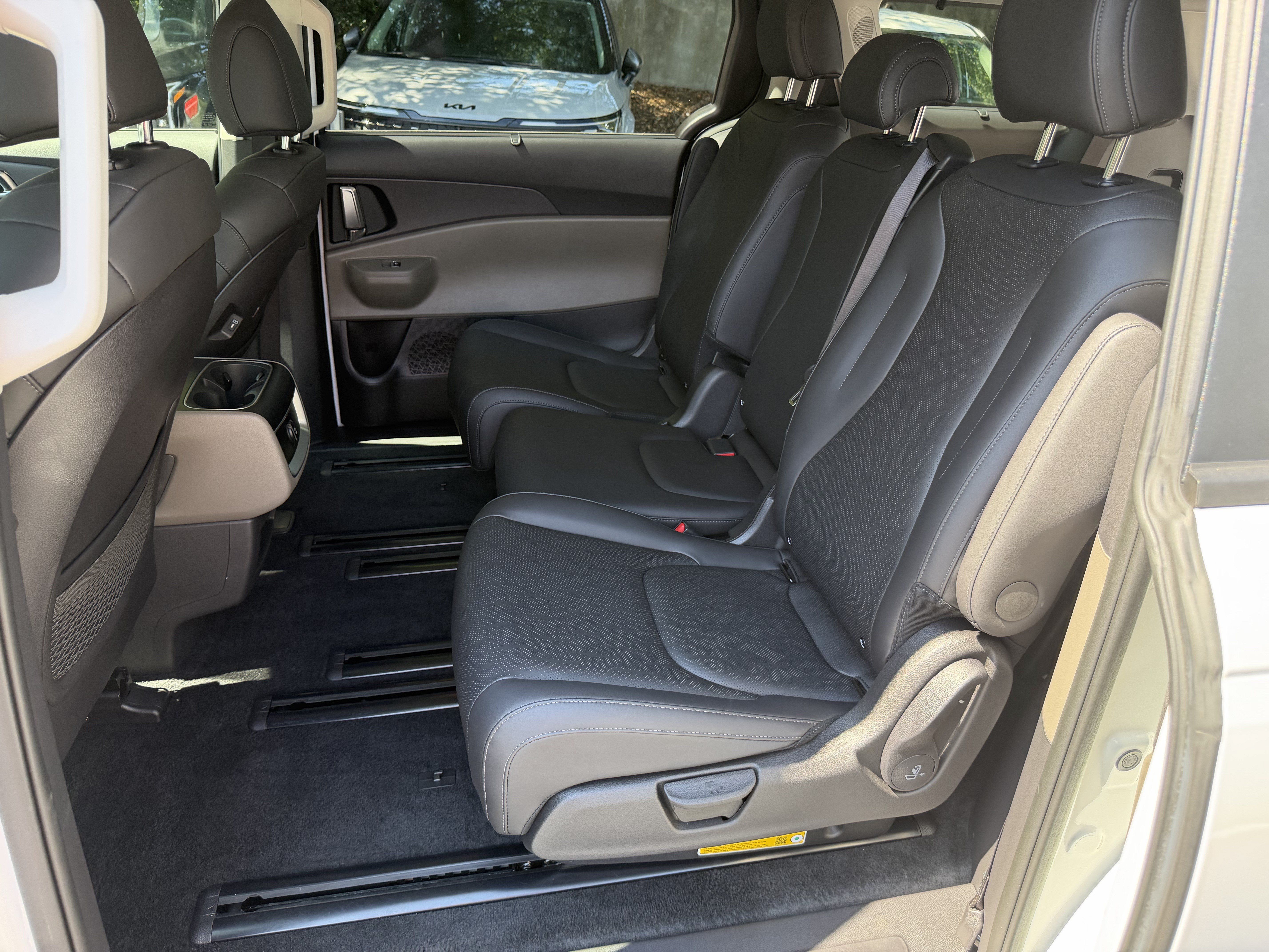 Certified 2026 Kia Carnival EX FWD image 19