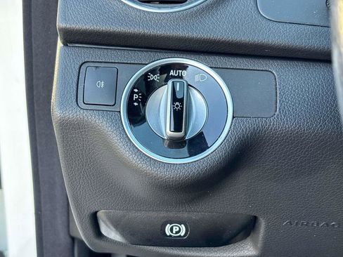 Used 2013 Mercedes-Benz C 300 Sport image 15