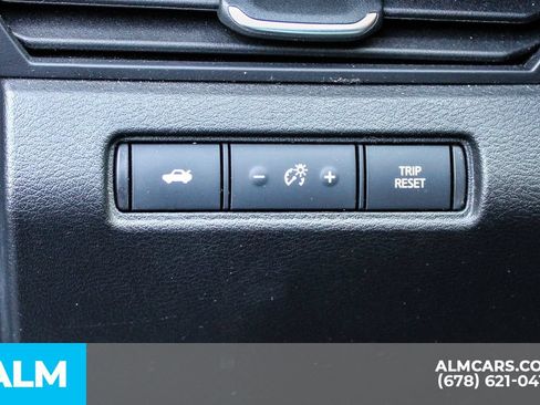 Used 2025 Nissan Altima 2.5 SV FWD image 31