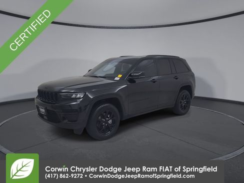 Used 2024 Jeep Grand Cherokee Altitude AWD/4WD image 7