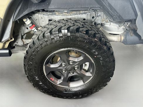 Used 2020 Jeep Gladiator Rubicon AWD/4WD image 31