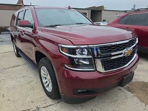 Used 2019 Chevrolet Suburban LT w/ Luxury Package AWD/4WD image 2