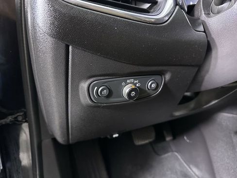 Used 2024 Chevrolet Equinox Premier AWD/4WD image 18
