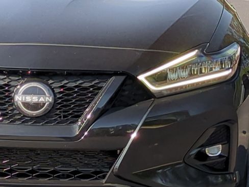 Used 2023 Nissan Maxima SR w/ Sport Mat Group FWD image 6