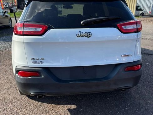 Used 2014 Jeep Cherokee Latitude w/ Cold Weather Group AWD/4WD image 7