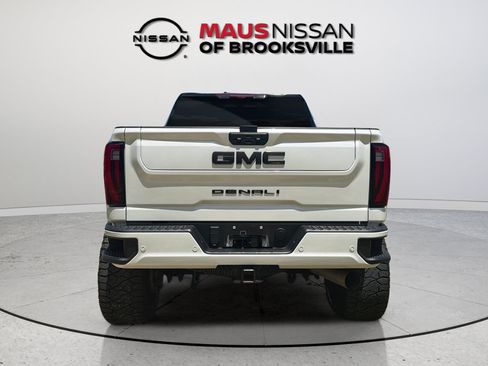 Used 2024 GMC Sierra 2500 Denali Ultimate AWD/4WD image 9