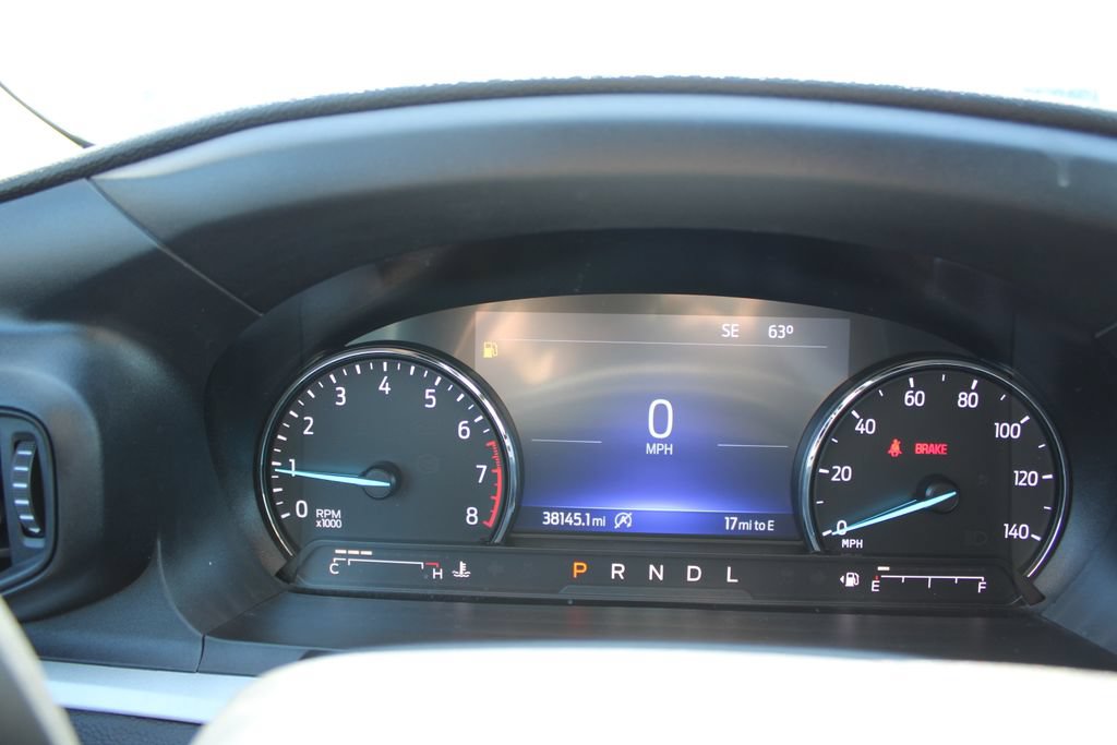 Used 2023 Ford Explorer XLT AWD/4WD image 35