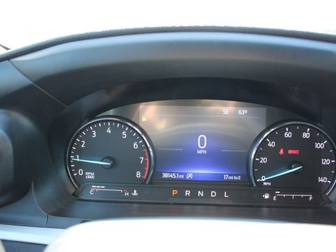 Used 2023 Ford Explorer XLT AWD/4WD image 35