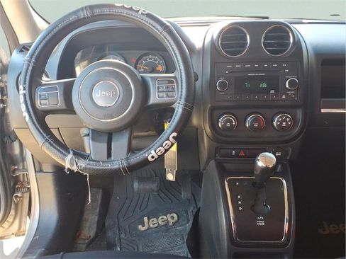 Used 2015 Jeep Patriot Sport image 5