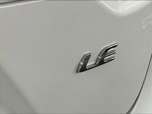 Used 2023 Toyota Corolla LE image 27