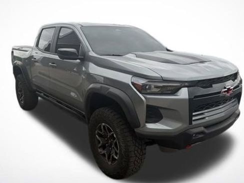 Used 2024 Chevrolet Colorado ZR2 w/ ZR2 Convenience Package III AWD/4WD image 7