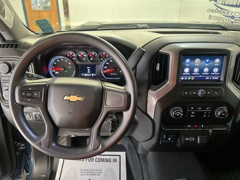 Used 2021 Chevrolet Silverado 2500 Custom w/ Custom Value Package AWD/4WD image 5