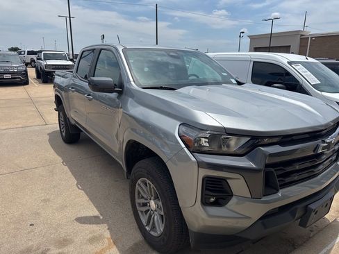 Used 2023 Chevrolet Colorado LT w/ LT Convenience Package RWD image 3
