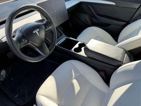 Used 2022 Tesla Model 3 Long Range image 17
